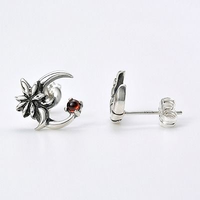 シルバースタッドピアス