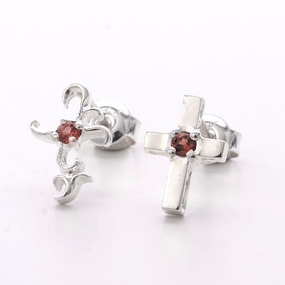 シルバースタッドピアス