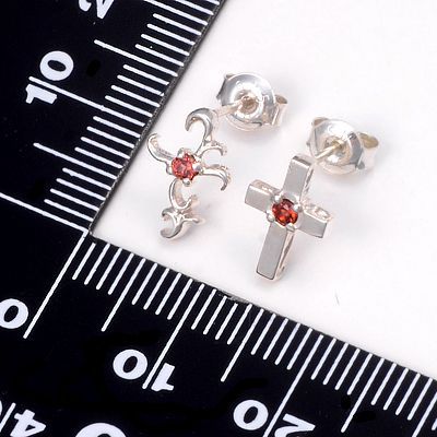 シルバースタッドピアス