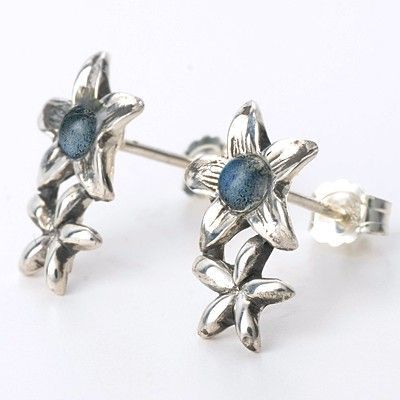 シルバースタッドピアス