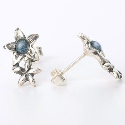 シルバースタッドピアス