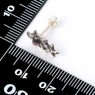 シルバースタッドピアス