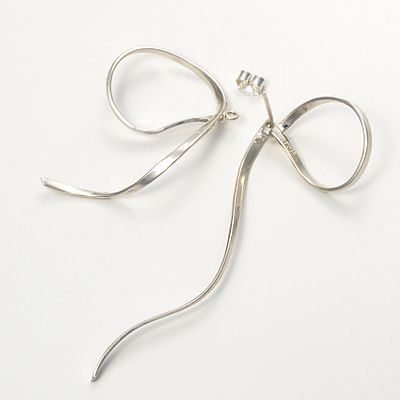 シルバースタッドピアス