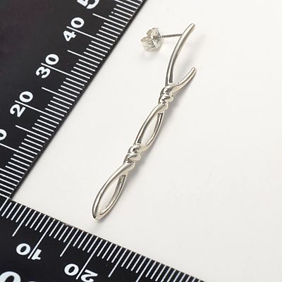 シルバースタッドピアス