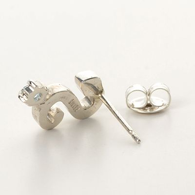 シルバースタッドピアス