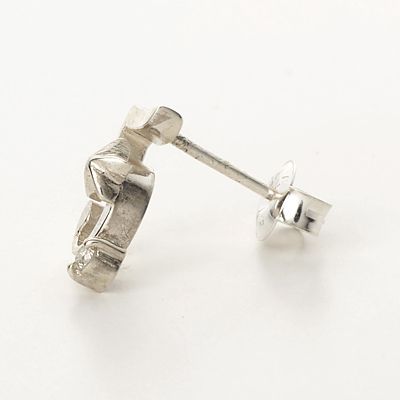 シルバースタッドピアス