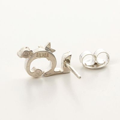 シルバースタッドピアス