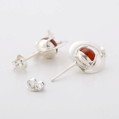 シルバースタッドピアス