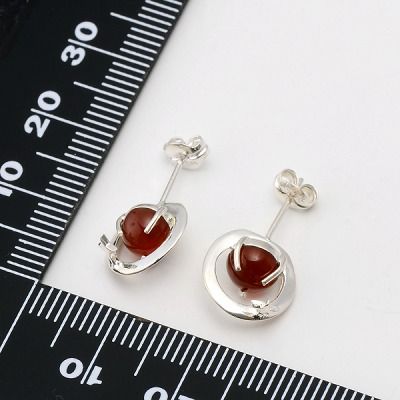 シルバースタッドピアス