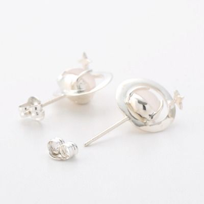 シルバースタッドピアス