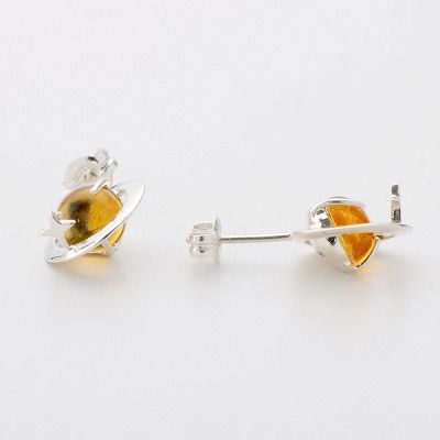 シルバースタッドピアス