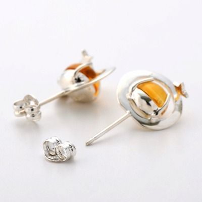 シルバースタッドピアス