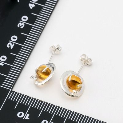 シルバースタッドピアス