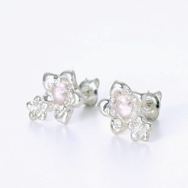 シルバースタッドピアス