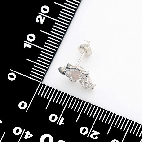 シルバースタッドピアス