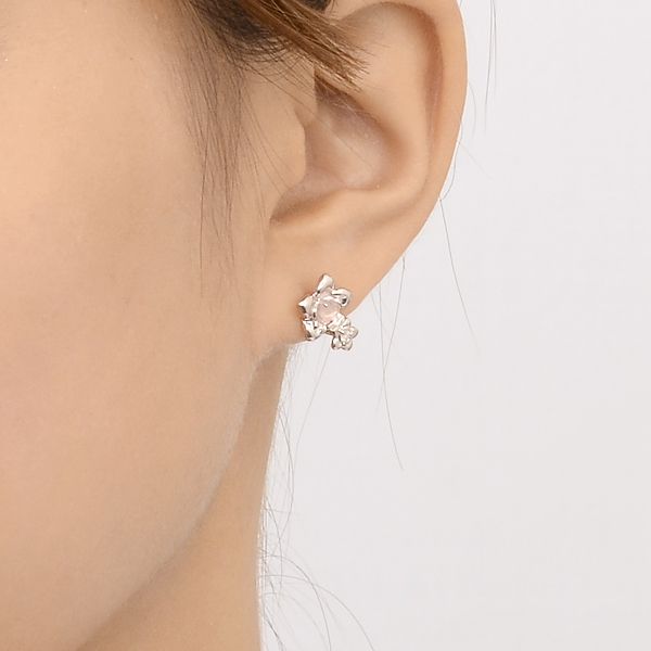 シルバースタッドピアス