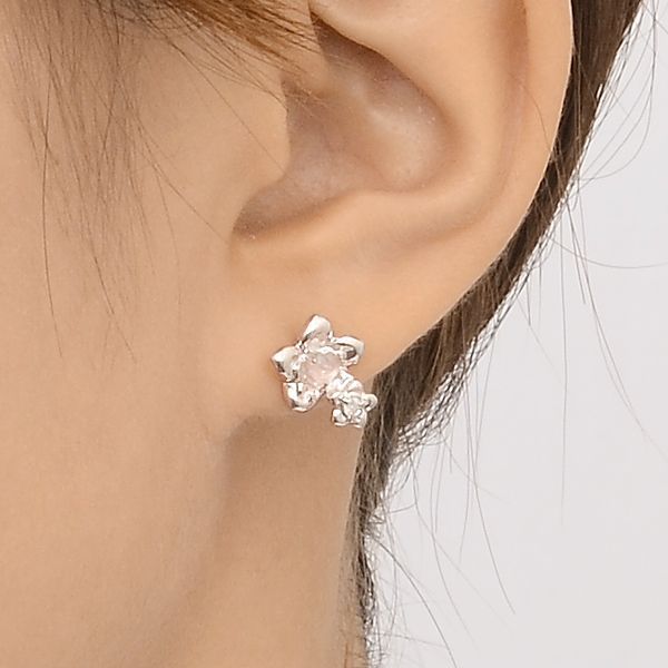 シルバースタッドピアス