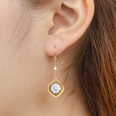 イエローゴールドフックピアス