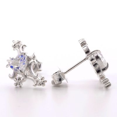 シルバースタッドピアス