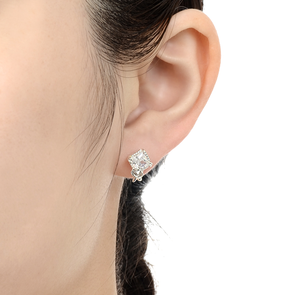 シルバースタッドピアス