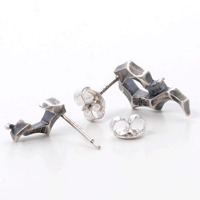 シルバースタッドピアス