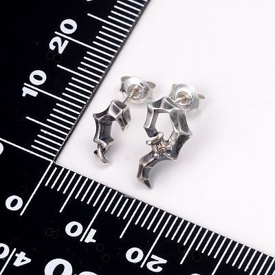 シルバースタッドピアス