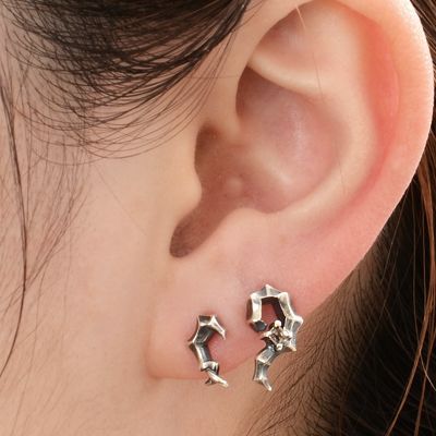 シルバースタッドピアス