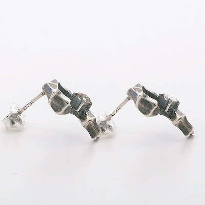 シルバーペアスタッドピアス