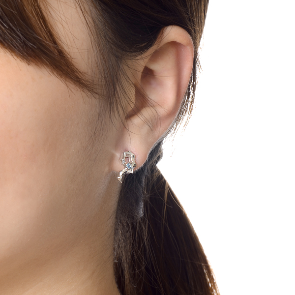 シルバースタッドピアス