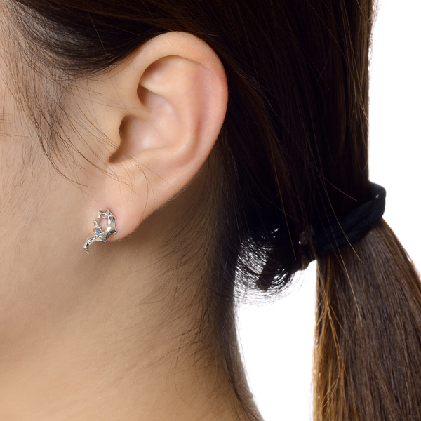 シルバースタッドピアス