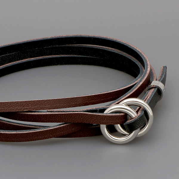 レザーブレスレット