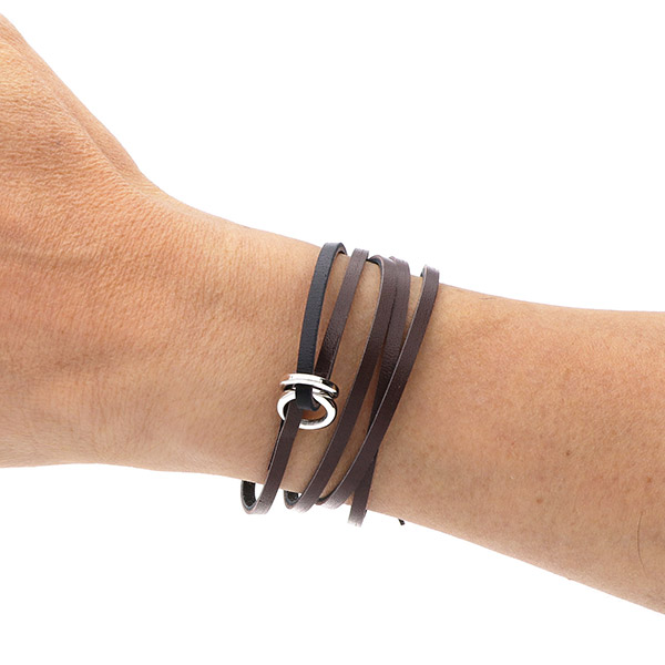レザーブレスレット