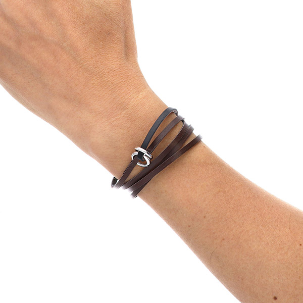 レザーブレスレット