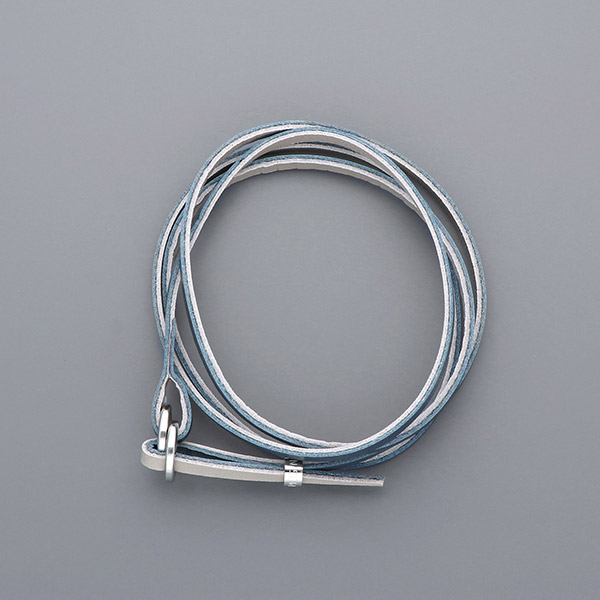 レザーブレスレット