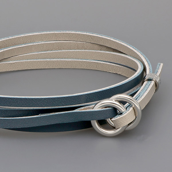 レザーブレスレット