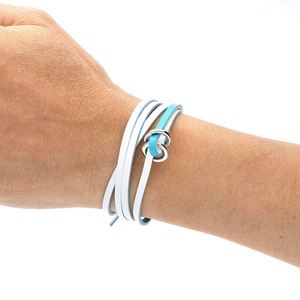 レザーブレスレット