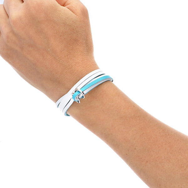 レザーブレスレット