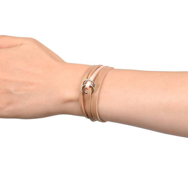 レザーブレスレット