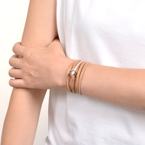 レザーブレスレット