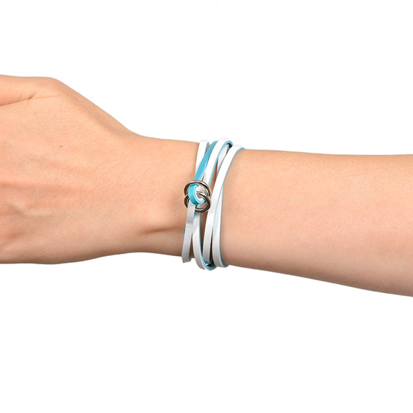 レザーブレスレット