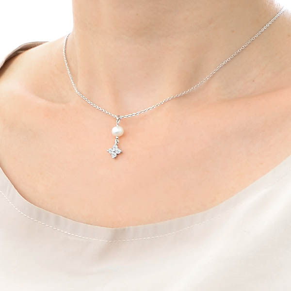 シルバーネックレス