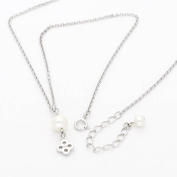 シルバーネックレス