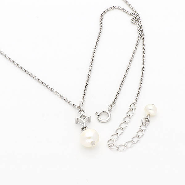 シルバーネックレス