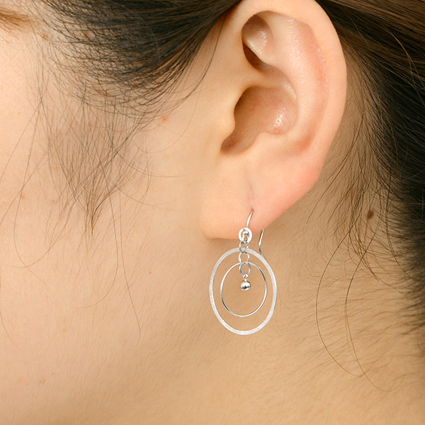 プラチナピアス