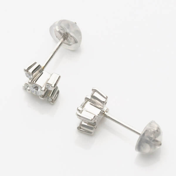 プラチナピアス