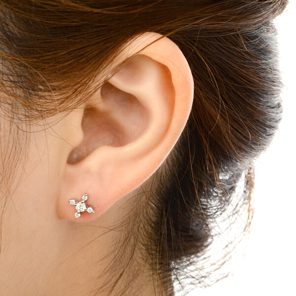 プラチナピアス