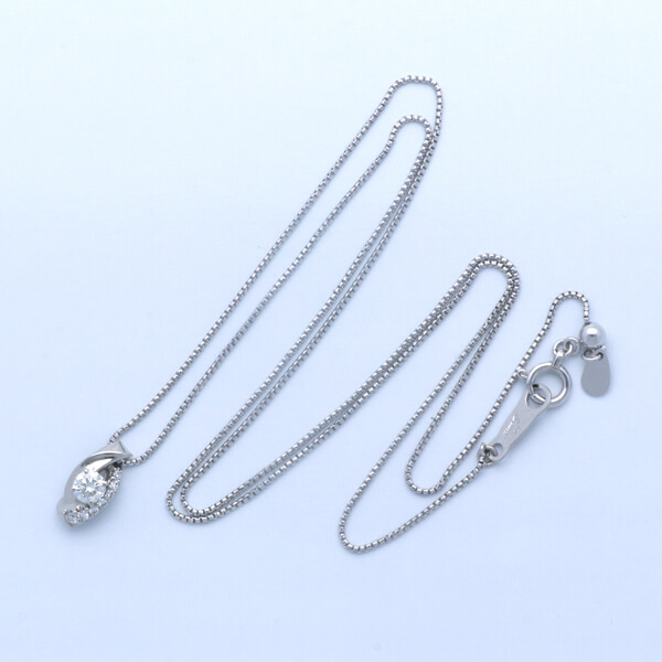 プラチナネックレス