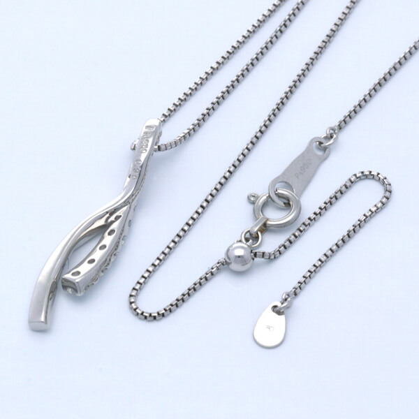 プラチナネックレス