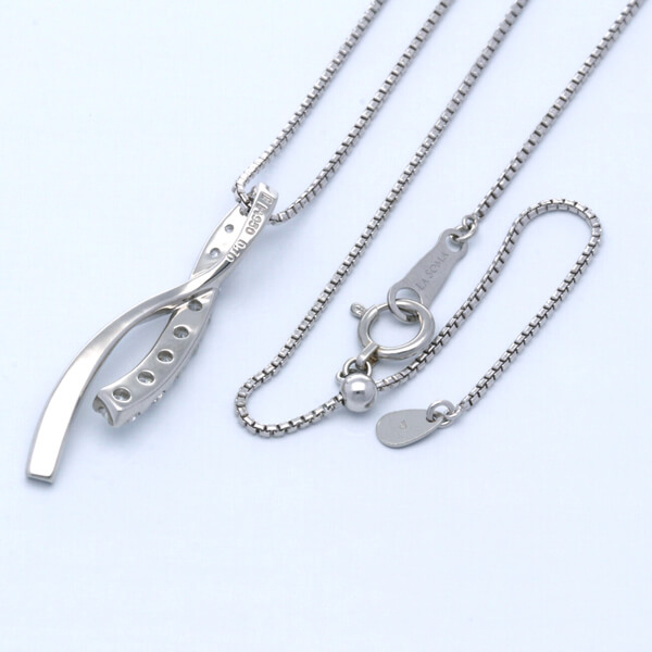 プラチナネックレス