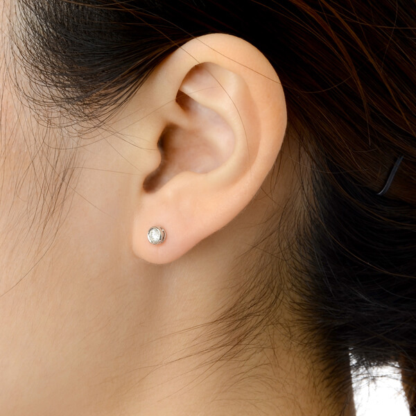 プラチナピアス